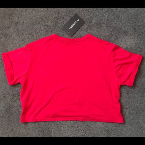 PrettyLittleThing Basic Roll Sleeve Crop T-Shirt - Picture 5 of 9